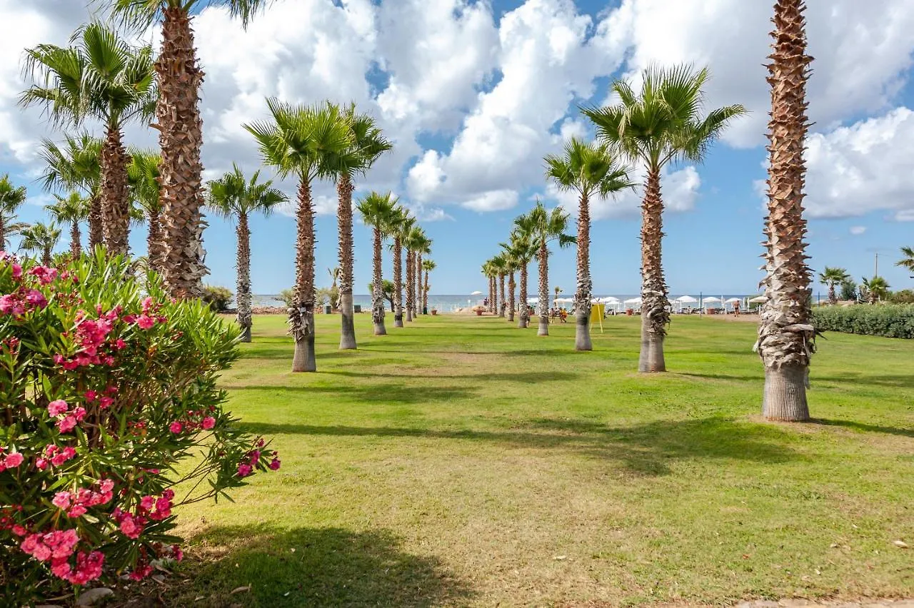 Acacia Resort Parco Dei Leoni Campofelice Di Roccella Hotel