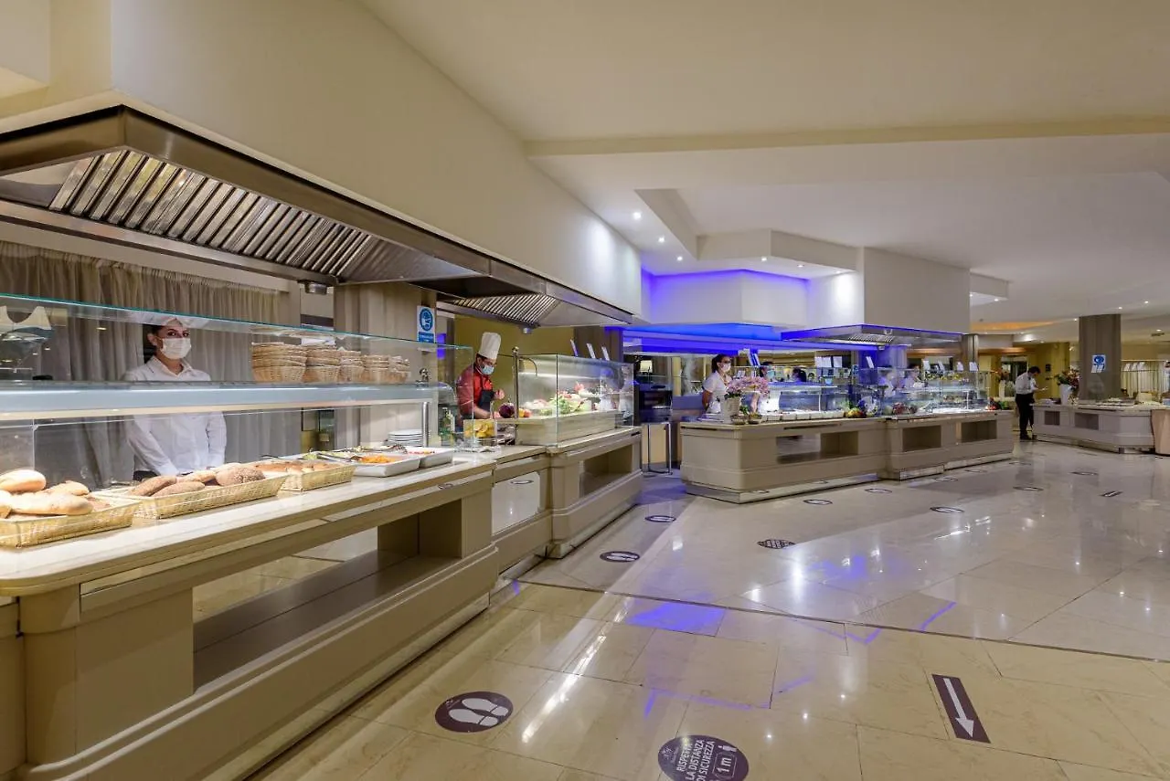 **** Hotel Acacia Resort Parco Dei Leoni Campofelice Di Roccella Italië