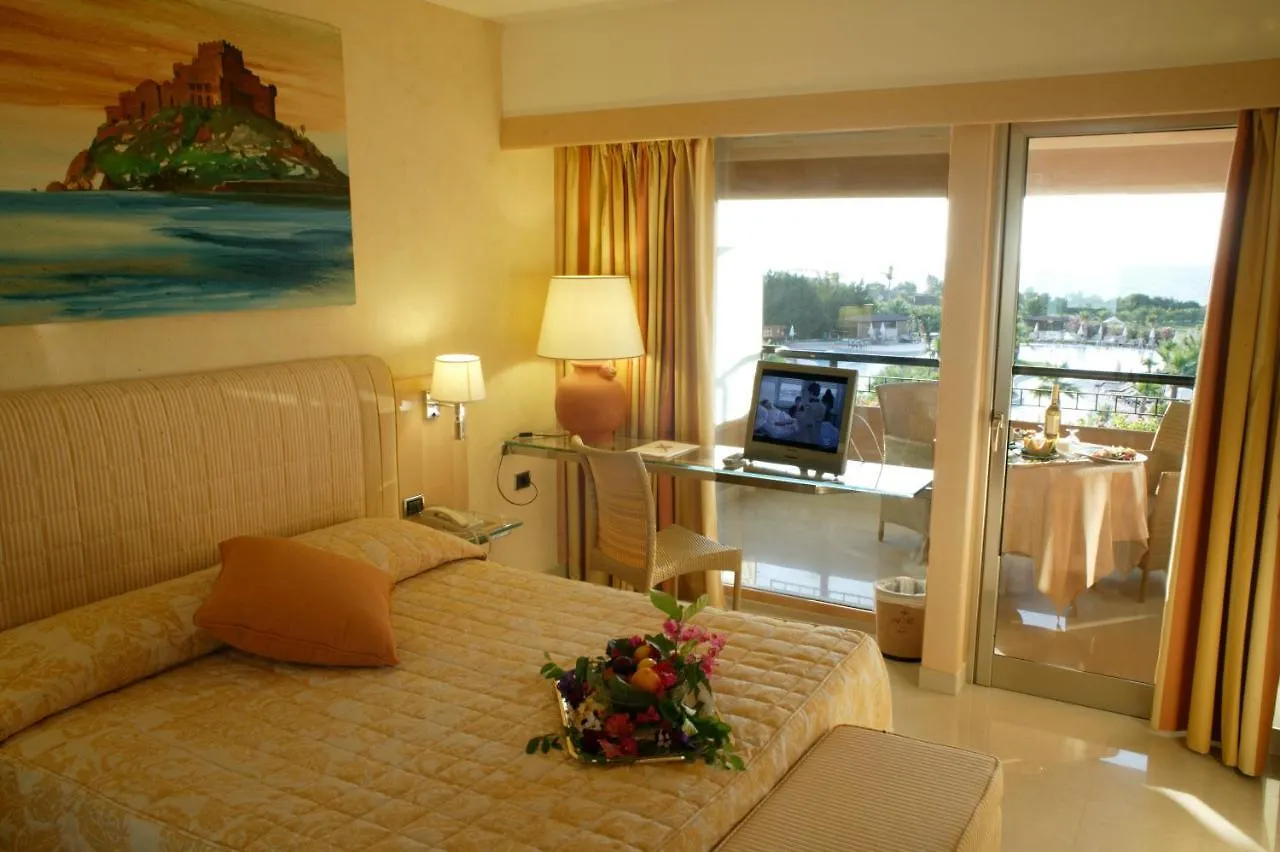 **** Hotel Acacia Resort Parco Dei Leoni Campofelice Di Roccella Italy
