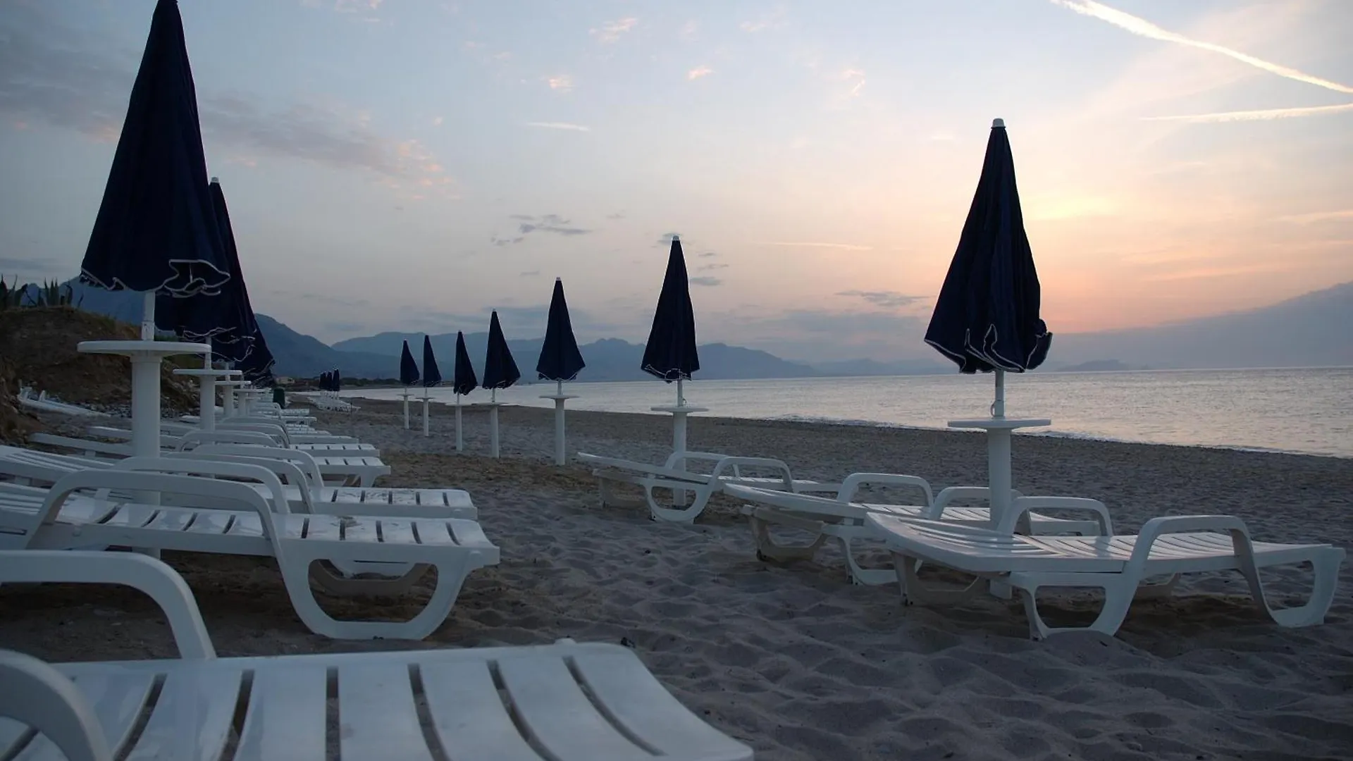 Hotel Acacia Resort Parco Dei Leoni Campofelice Di Roccella